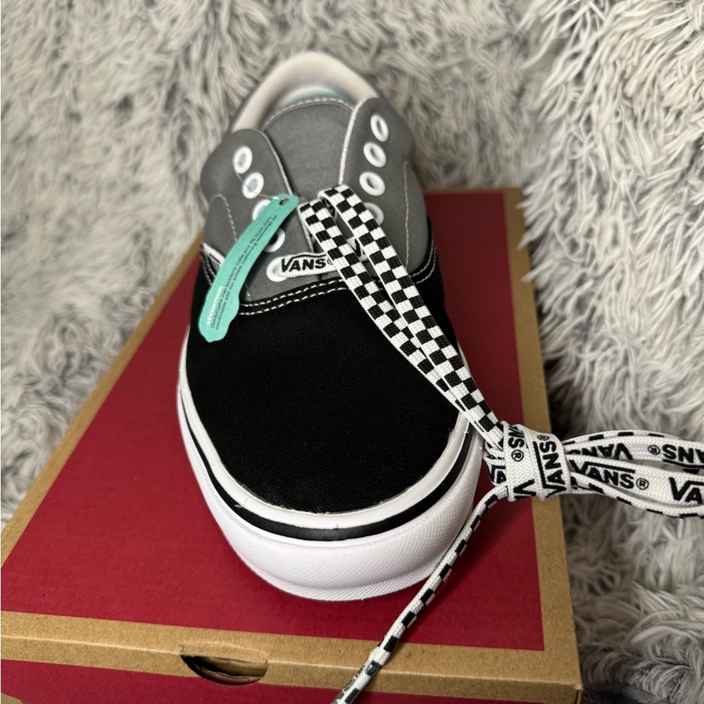 Men’s Vans size 8.5